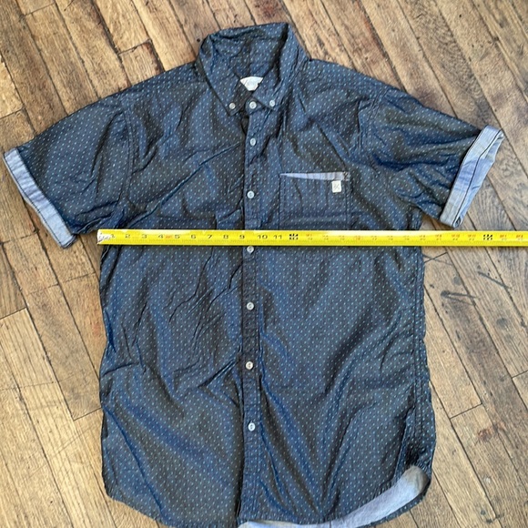 Depart West Men’s grey button down short sleeve shirt size medium - Picture 5 of 6